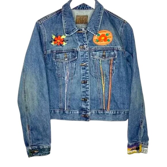 NWT GAP 1969 Floral Embroidered Jean Jacket M Boho Distressed Blue Denim NEW - Picture 1 of 6